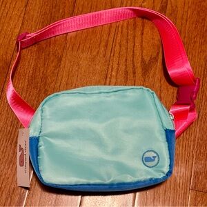 Vineyard Vines Island Paradise Belt Bag